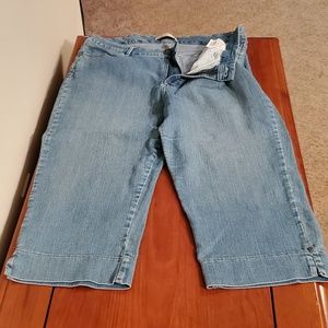 Lee's Slender Secret Capris